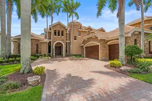 10538 Versailles Blvd, Wellington, FL 33449 - Photo 3