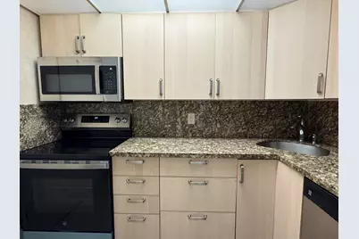 305 N Pompano Beach Boulevard #307, Pompano Beach, FL 33062 - Photo 5