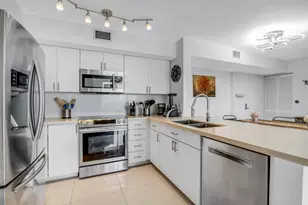 1155 Brickell Bay Dr, Miami, FL 33131 - Photo 17