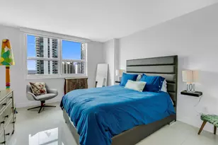 1155 Brickell Bay Dr, Miami, FL 33131 - Photo 23