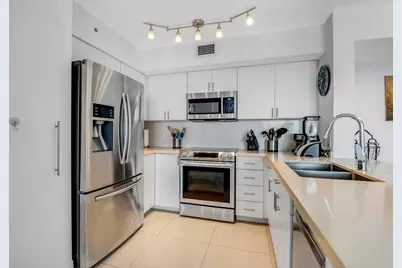 1155 Brickell Bay Drive #2509, Miami, FL 33131 - Photo 15