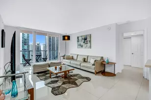 1155 Brickell Bay Dr, Miami, FL 33131 - Photo 7