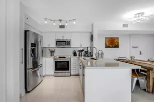 1155 Brickell Bay Dr, Miami, FL 33131 - Photo 15