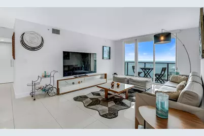 1155 Brickell Bay Drive #2509, Miami, FL 33131 - Photo 9
