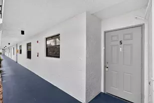1200 SE Parkview Pl, Stuart, FL 34994 - Photo 3