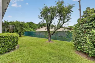 1200 SE Parkview Pl, Stuart, FL 34994 - Photo 33
