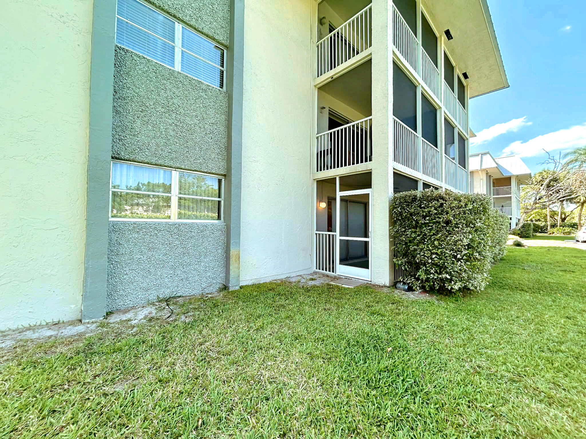 2960 Riverside Dr #113-2 - 2960 Riverside Dr #113-2, Coral Springs, FL 33065 Luxury Property | Jose Angel Pina