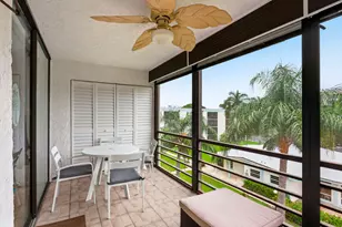 555 Banyan Tree Ln E, Delray Beach, FL 33483 - Photo 17