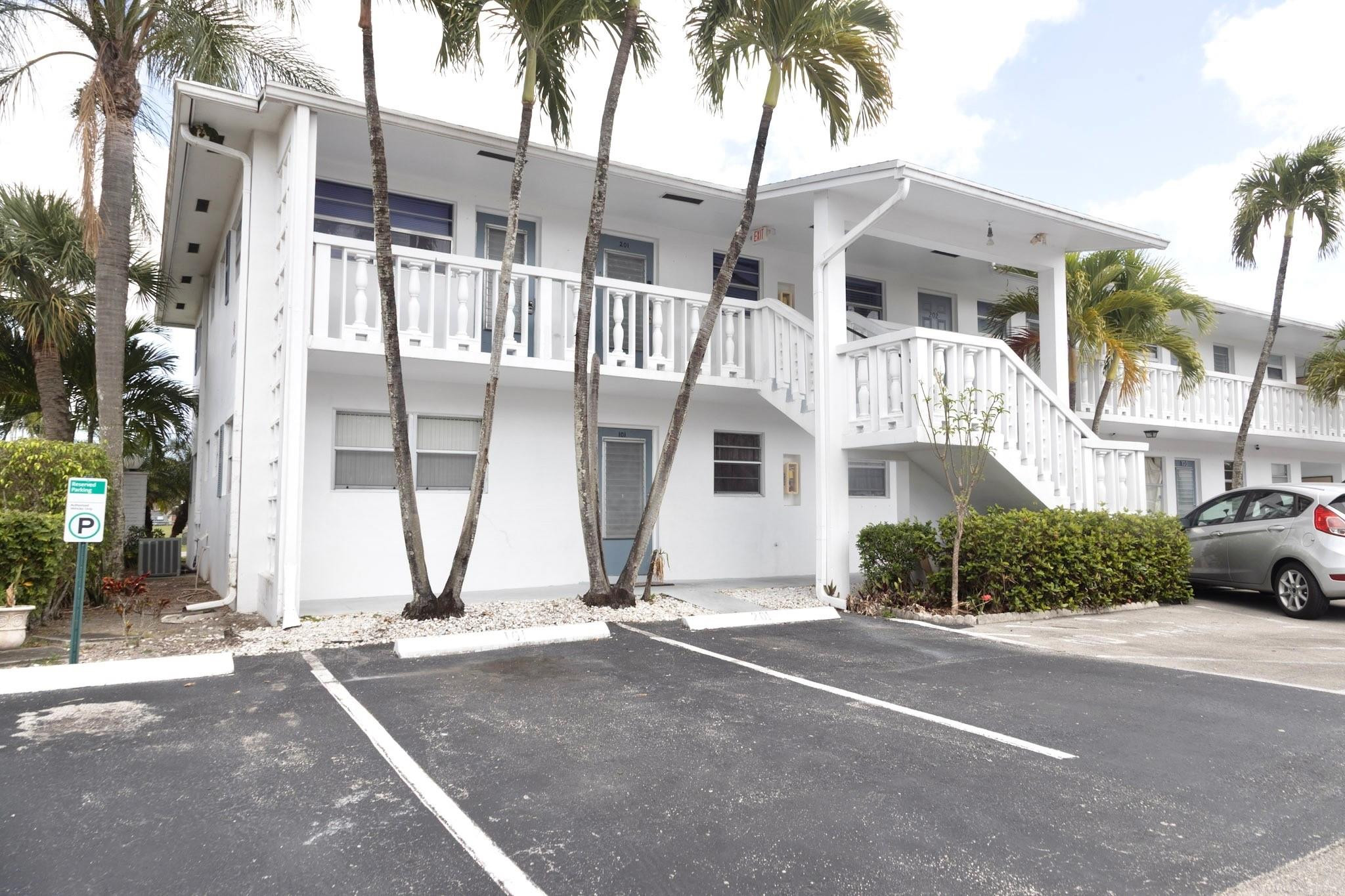 6500 Winfield Blvd #Unit 201 - 6500 Winfield Blvd #Unit 201, Margate, FL 33063 Luxury Property | Jose Angel Pina