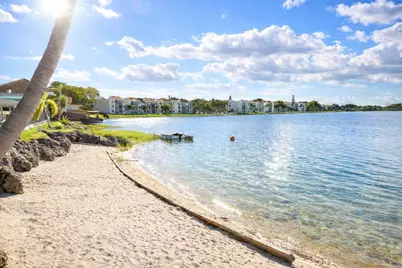 115 Lake Emerald Drive #210, Oakland Park, FL 33309 - Photo 29