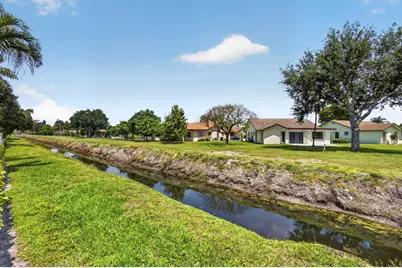 243 Wedgewood Circle, Greenacres, FL 33463 - Photo 53