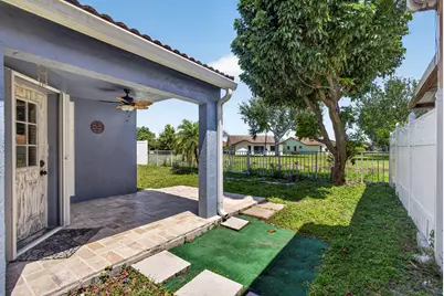 243 Wedgewood Circle, Greenacres, FL 33463 - Photo 39