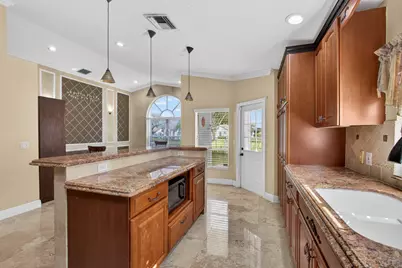 243 Wedgewood Circle, Greenacres, FL 33463 - Photo 15
