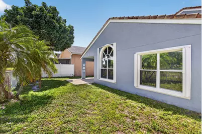 243 Wedgewood Circle, Greenacres, FL 33463 - Photo 37
