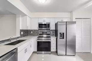 7290 Kinghurst Dr, Delray Beach, FL 33446 - Photo 5