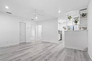 2060 NE 1st St, Deerfield Beach, FL 33441 - Photo 9