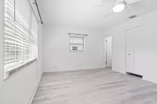2060 NE 1st St, Deerfield Beach, FL 33441 - Photo 23