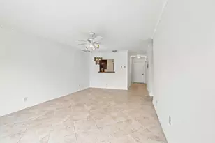 8829 Bella Vista Dr, Boca Raton, FL 33433 - Photo 9
