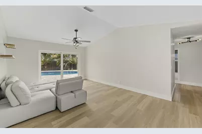 1127 NW 9th Street, Boynton Beach, FL 33426 - Photo 7