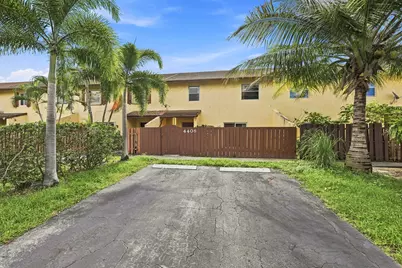 4408 NW 4th Avenue, Deerfield Beach, FL 33064 - Photo 1