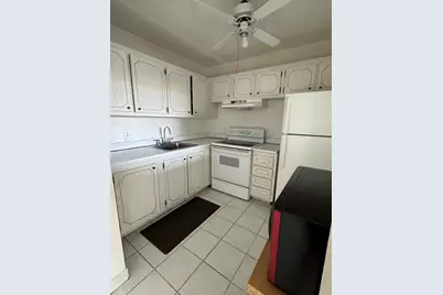 400 Village Green Circle W #205, Palm Springs, FL 33461 - Photo 7