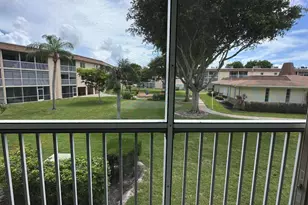 400 Village Green Cir W, Palm Springs, FL 33461 - Photo 11