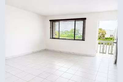 400 Village Green Circle W #205, Palm Springs, FL 33461 - Photo 7