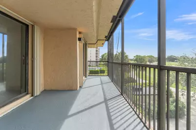 200 Jacaranda Country Club Drive #3C, Plantation, FL 33324 - Photo 11