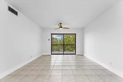 200 Jacaranda Country Club Drive #3C, Plantation, FL 33324 - Photo 5