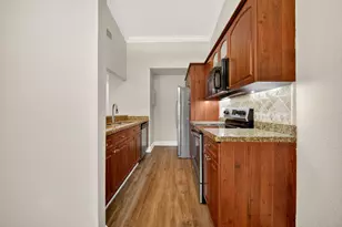 921 NW 122nd Terrace, Pembroke Pines, FL 33026 - Photo 17