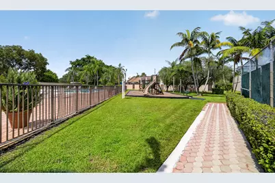 921 NW 122nd Terrace, Pembroke Pines, FL 33026 - Photo 45