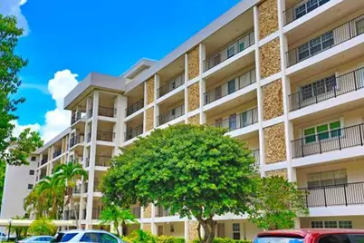 2801 N Palm Aire Drive #405, Pompano Beach, FL 33069 - Photo 3