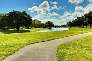 2801 N Palm Aire Dr, Pompano Beach, FL 33069 - Photo 37