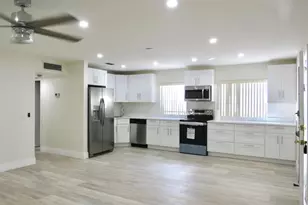 557 Burgundy L, Delray Beach, FL 33484 - Photo 5