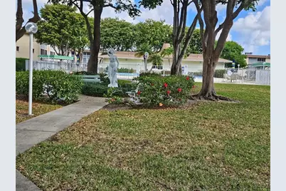 300 Village Green Circle S #114, Palm Springs, FL 33461 - Photo 15