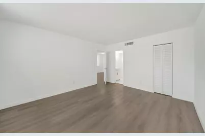 6001 NW 61st Avenue #112, Tamarac, FL 33319 - Photo 11