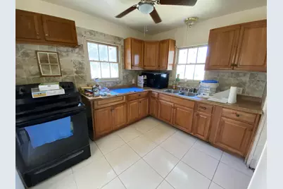 729 S 11th Street, Fort Pierce, FL 34950 - Photo 11