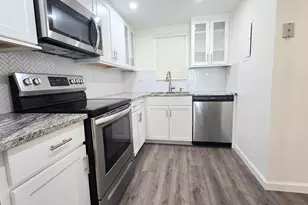 3100 W Rolling Hills Cir, Davie, FL 33328 - Photo 3