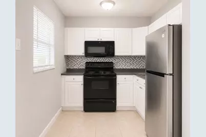 181 NW 42nd Street #2, Oakland Park, FL 33309 - Photo 3
