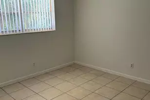 850 E Commercial Blvd, Oakland Park, FL 33334 - Photo 13