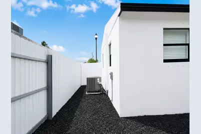 2013 Longwood Road, West Palm Beach, FL 33409 - Photo 21