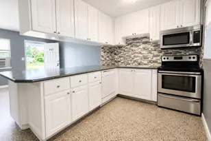 503 SE Flamingo Ave, Stuart, FL 34996 - Photo 3
