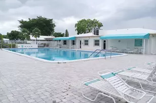 7105 NW 74th Pl, Tamarac, FL 33321 - Photo 9