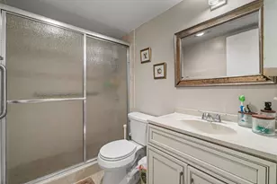 175 Suffolk E, Boca Raton, FL 33434 - Photo 9