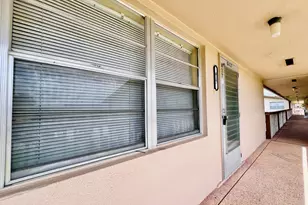 437 Chatham U, West Palm Beach, FL 33417 - Photo 9