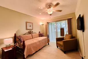 437 Chatham U, West Palm Beach, FL 33417 - Photo 7