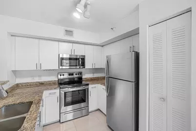 131 Yacht Club Way #307, Hypoluxo, FL 33462 - Photo 11