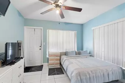 4290 NW 49th Terrace NW, Lauderdale Lakes, FL 33319 - Photo 15