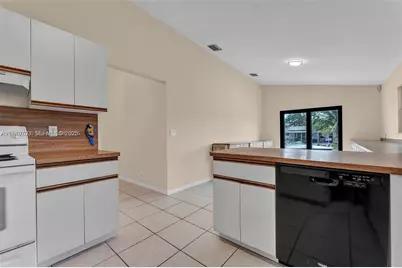 1406 NW 8th Street, Dania Beach, FL 33004 - Photo 11