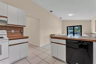 1406 NW 8th St, Dania Beach, FL 33004 - Photo 11